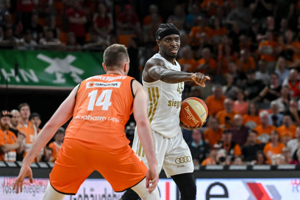 冬季两项的 冬季两项的