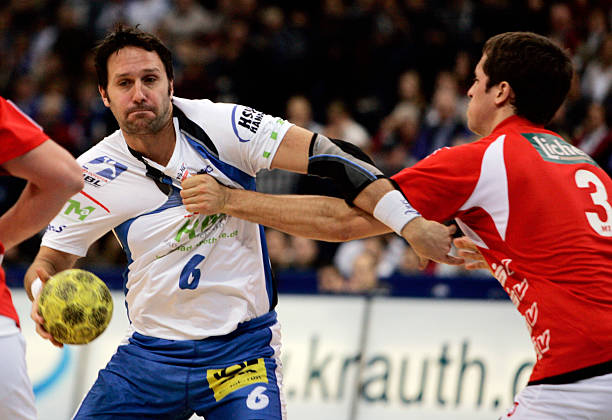 的中场竞争 的中场竞争