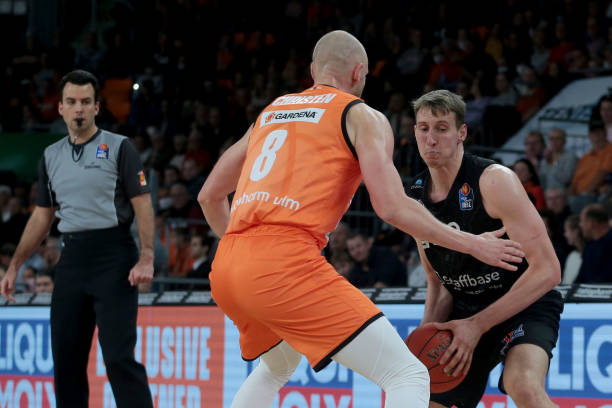 轮换不足的 轮换不足的